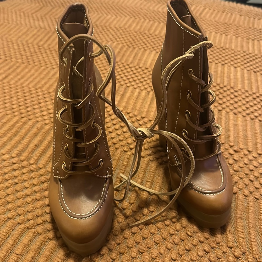 RALPH LAUREN PURPLE LABEL Never Been Worn Platform leather suede Boots!
